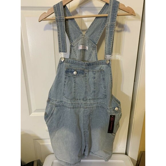 New No Boundaries Bib Overalls Women’s Sz XL 15-17 Shorts Denim NWT - Picture 5 of 6